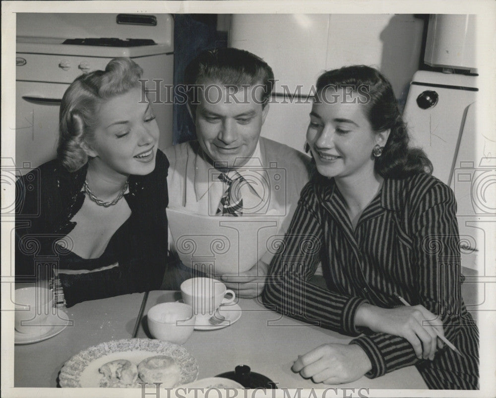 1948 Press Photo Radio And Television Game Show Host John Reed King - Historic Images