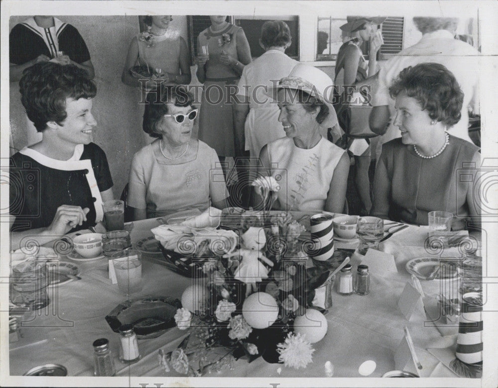 1968 Press Photo Mrs. John Carder, Mrs. Alden Pinkham, Mrs. Winthrop Walker - Historic Images