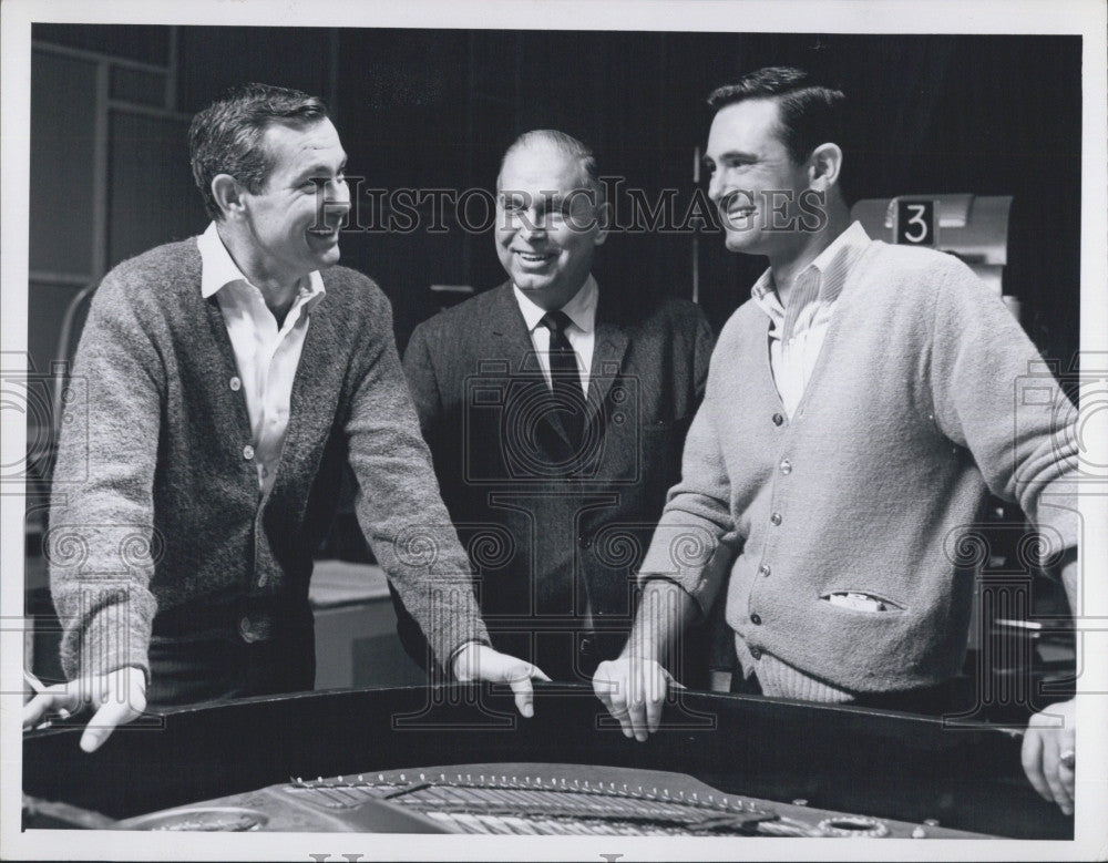 1965 Press Photo actor Comedienne johnny Carson and Brother Dick Carson. - Historic Images