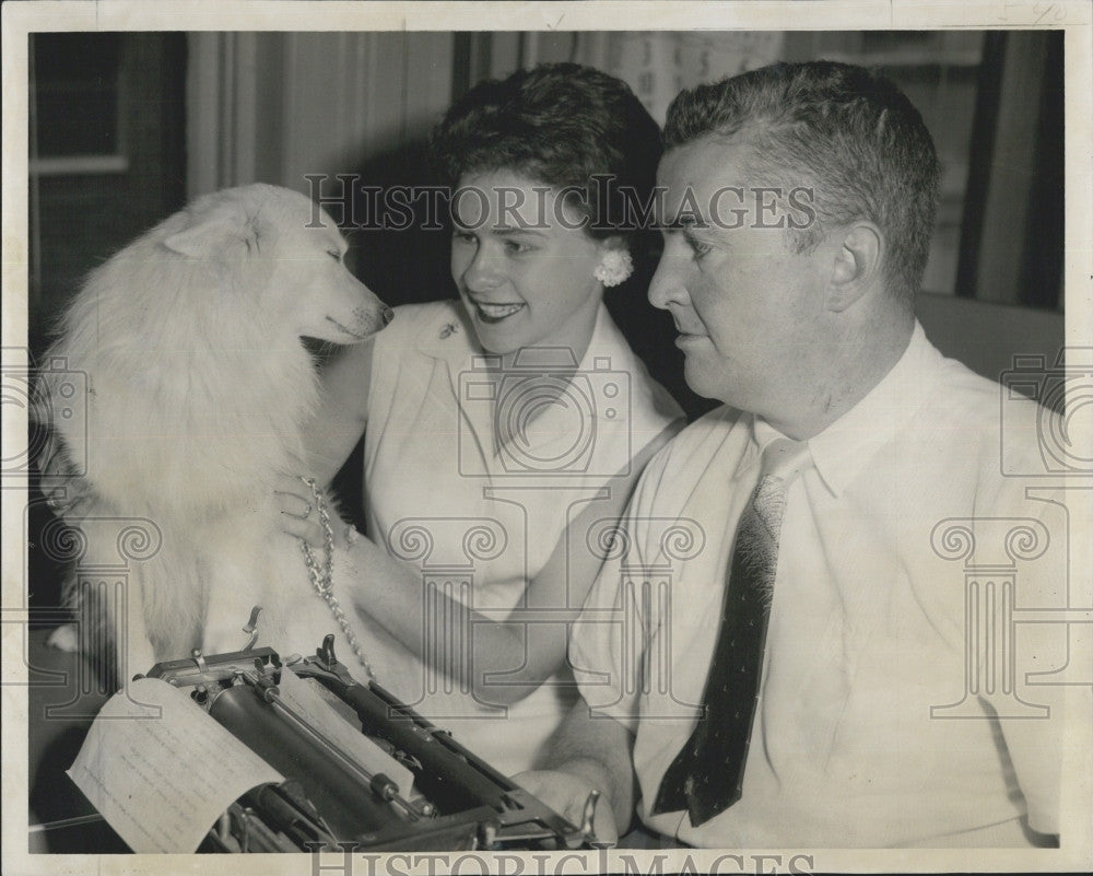 1957 Press Photo Frosty owner, Eleanor Samson &amp; Jim Droney - Historic Images