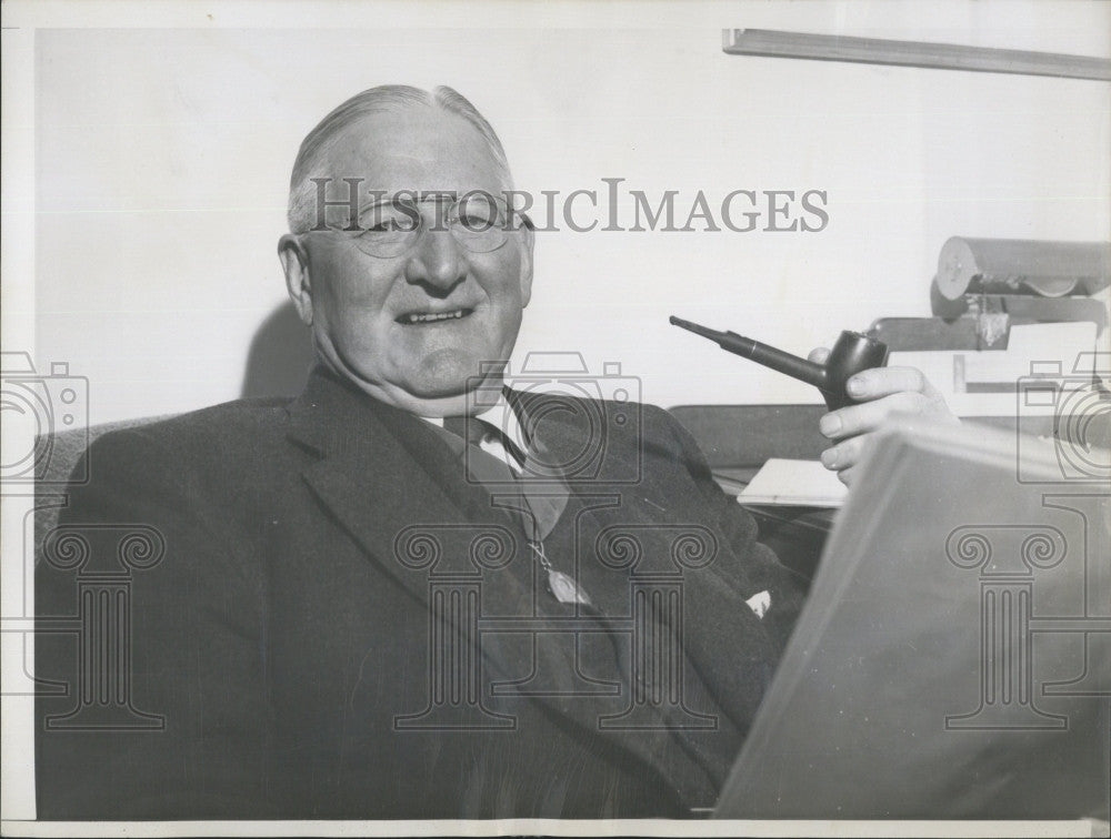 1955 Press Photo &quot;Most Outstanding Doctor,&quot; Dr. F. Roger Samuel - Historic Images