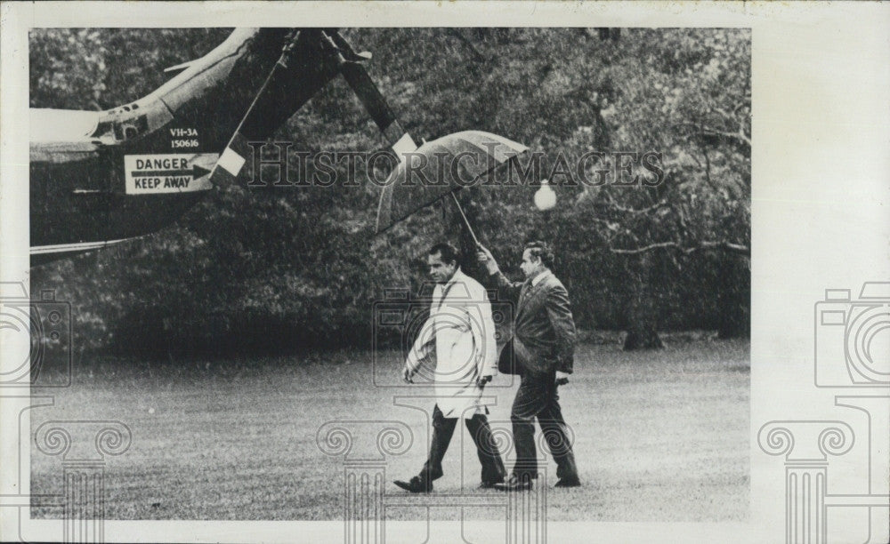 1974 Press Photo Manuel Sanchez &amp; Pres. Nixon - Historic Images