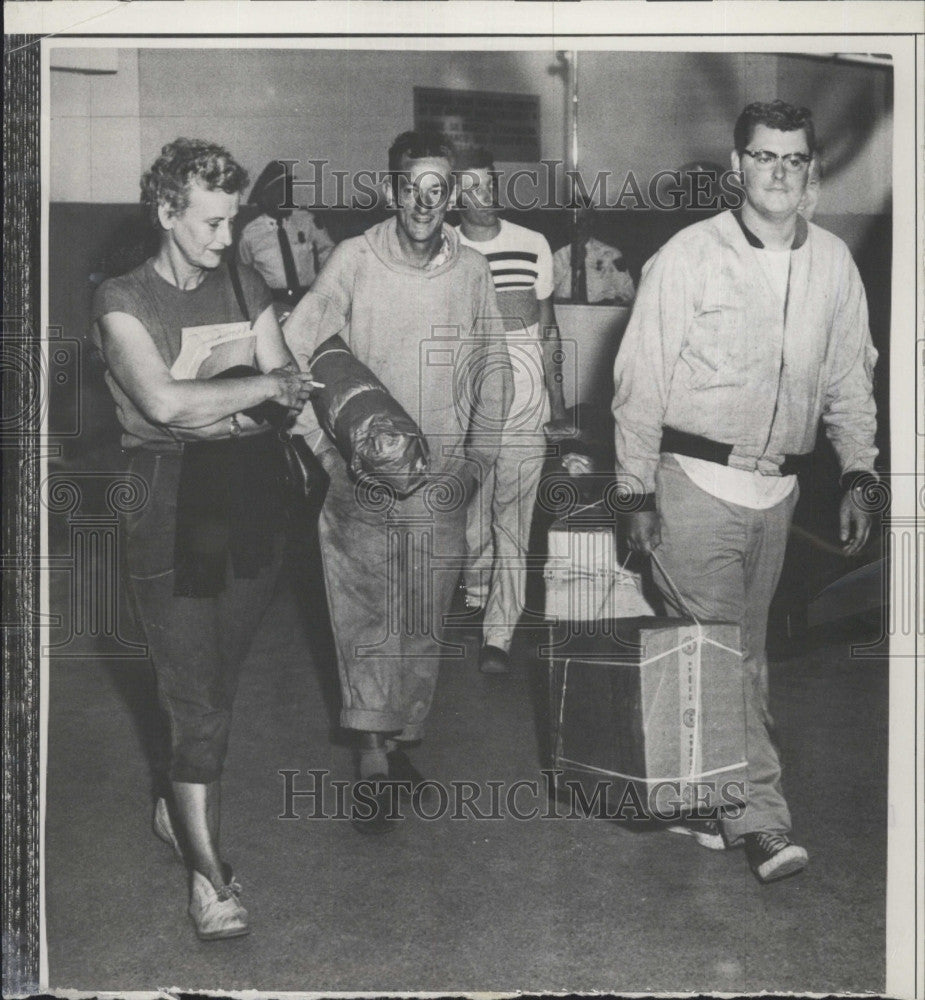 1960 Press Photo Margie Steele,Leo Boucher,Richard Patterson Released From Cuba - Historic Images