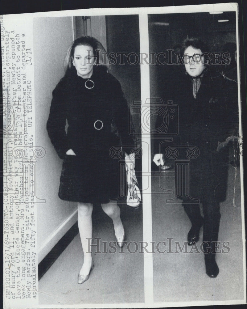 1969 Press Photo Charlotte Ford Niarchos with Composer/entertain Anthony Newley - Historic Images