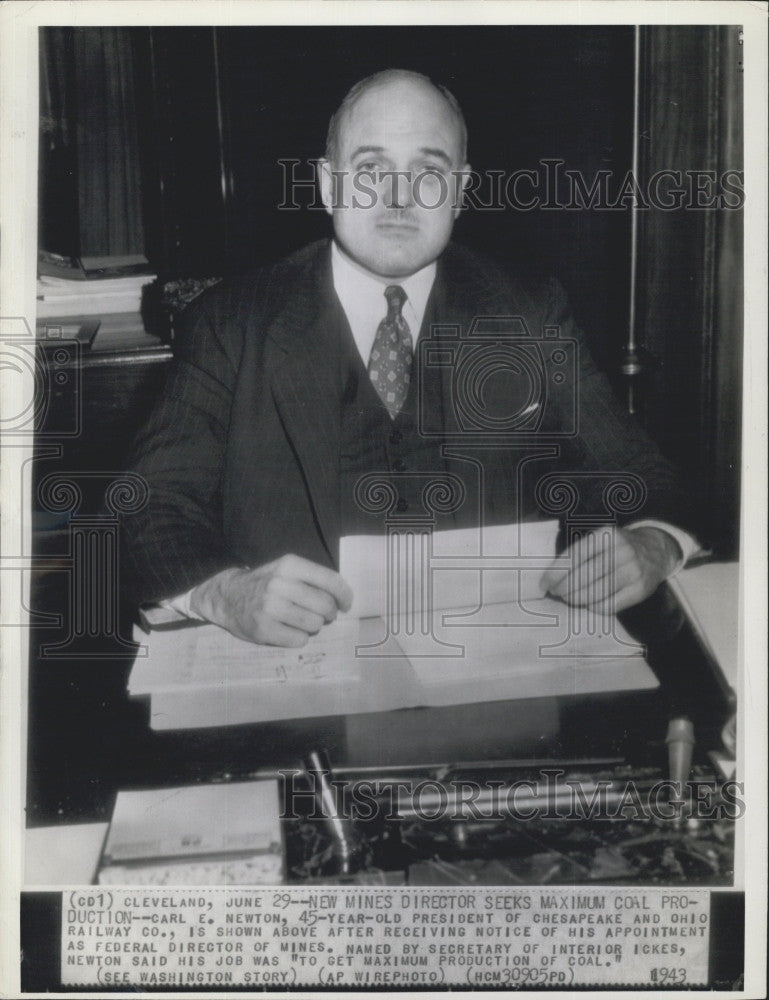 1943 Press Photo Federal Mines Director Carl E. Newton Seeks Maximum Production - Historic Images