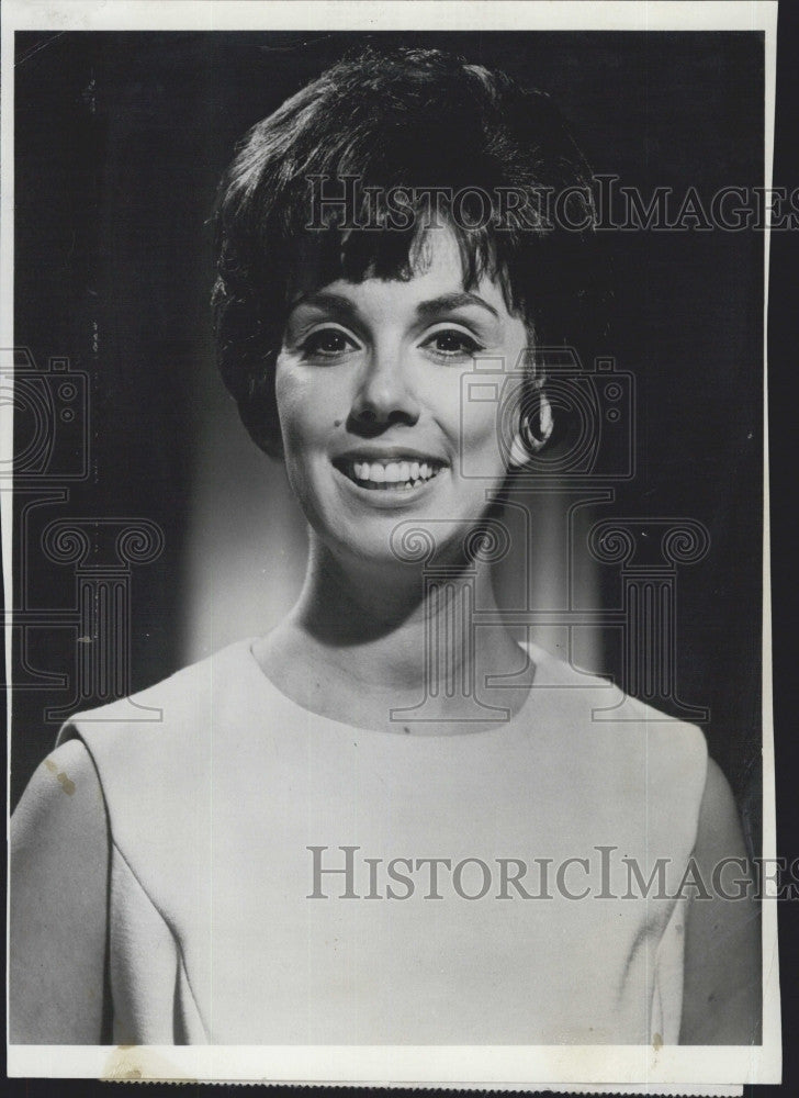 1966 Press Photo Singer/Actress Phyllis Newman - Historic Images