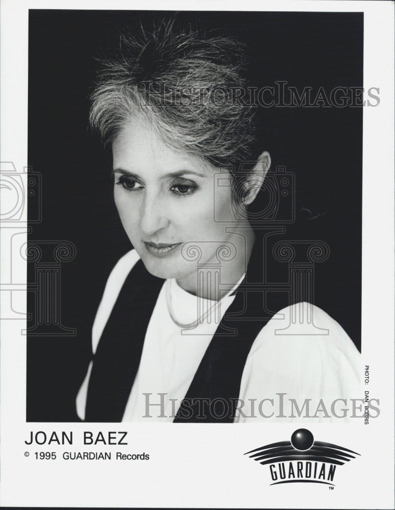 1995 Press Photo Joan Baez  American folk singer, songwriter, musician. - Historic Images