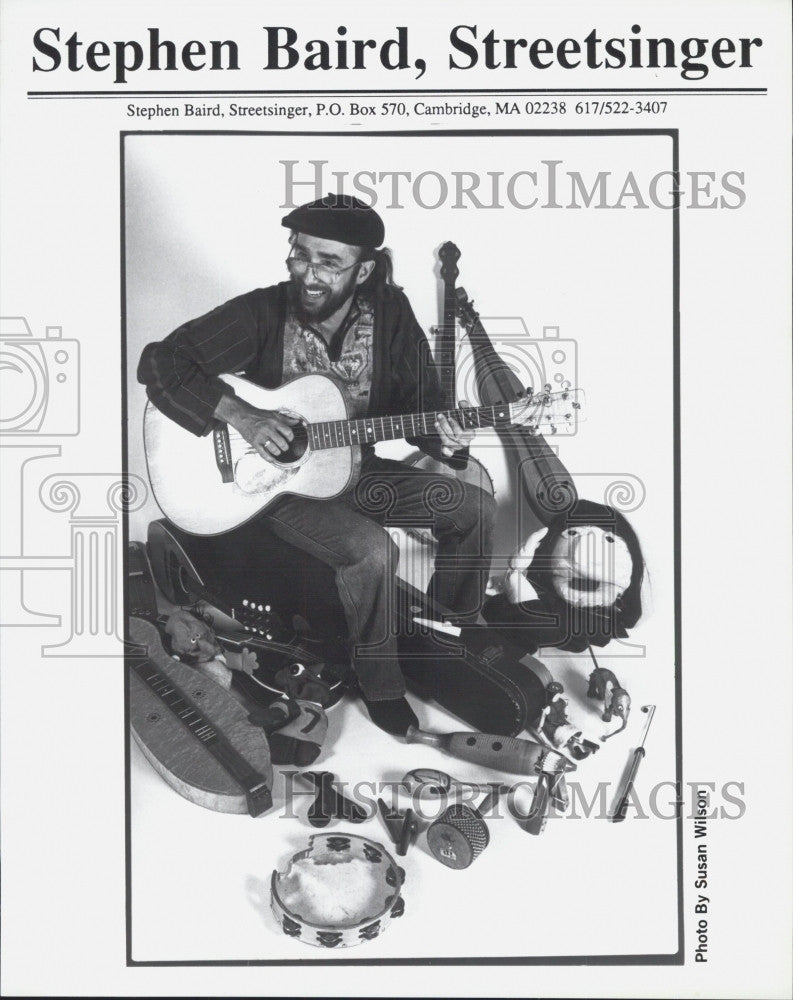 Press Photo Stephen  Baird,Street performer,children performer, folk performer. - Historic Images