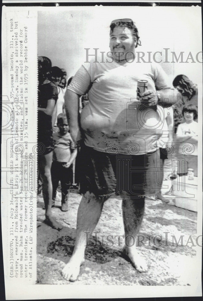 1974 Press Photo 375 Pound Pete Bebe Truck Driver Treaded Water Over 26 Hours - Historic Images