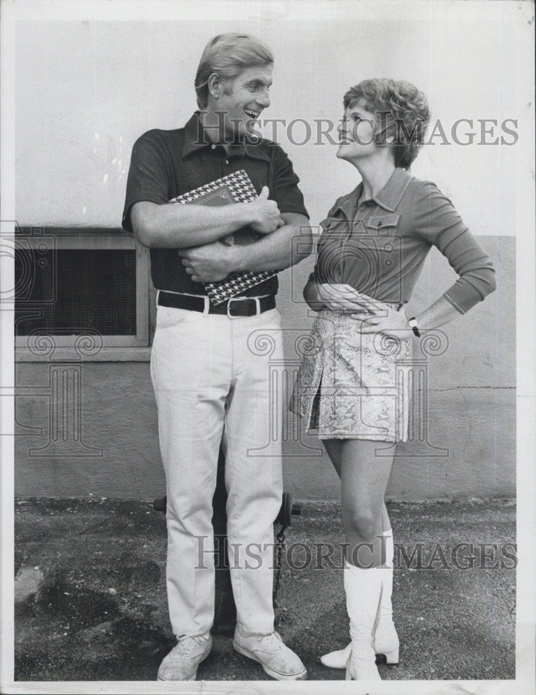 1970 Press Photo &quot;Headmaster &quot; Maureen Arthur &amp; Jerry Van Dyke - Historic Images