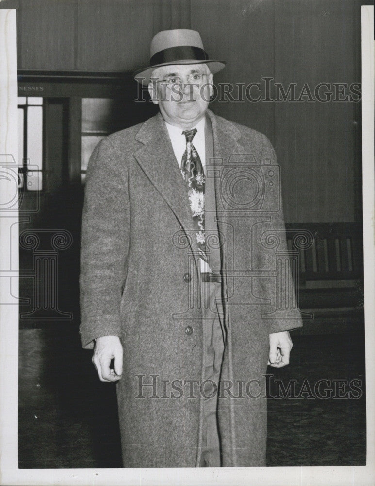 1953 Press Photo Capt. Thomas F. Casey During Grand Jury - Historic Images