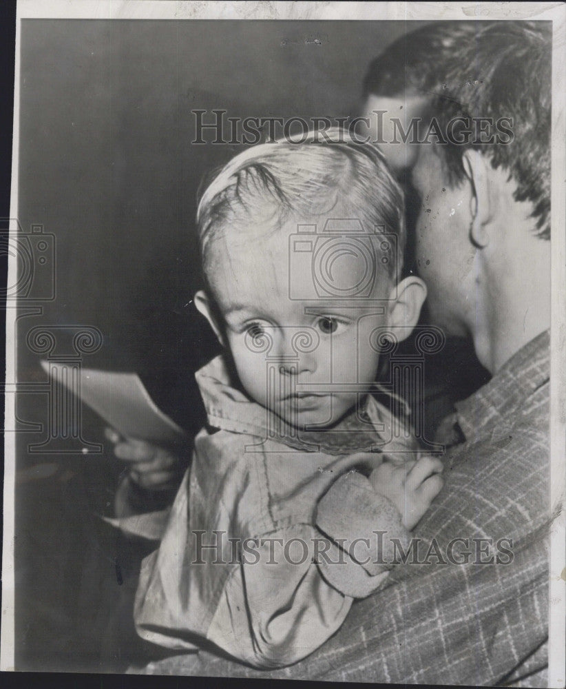 1955 Press Photo Police Find Missing Mother Of 2 Year Old Kenny Casey - Historic Images