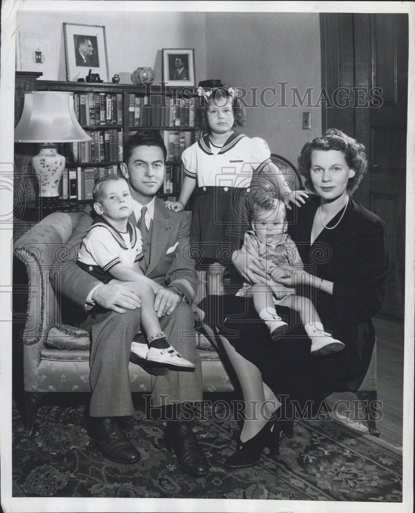 1942 Press Photo Joseph E Casey Congressman MA Family John Jane Joseph JR wife - Historic Images