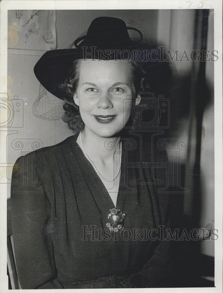 1942 Press Photo Wife Democratic Senate Nominee Joseph Casey - Historic Images