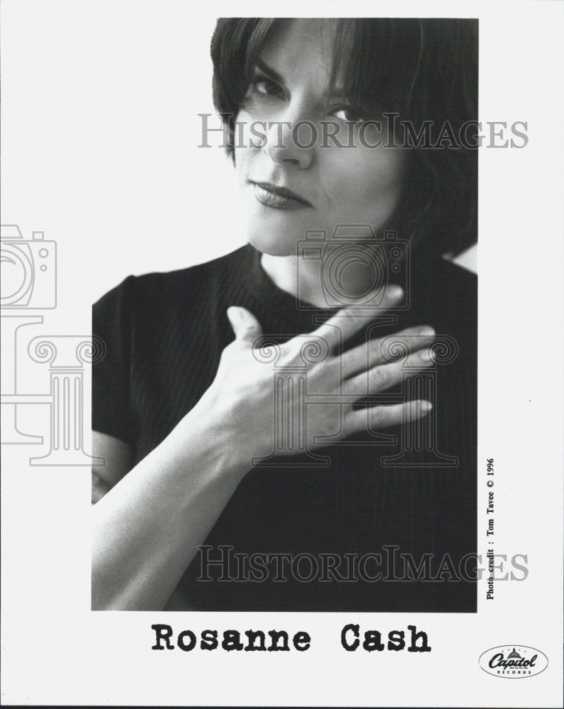 1996 Press Photo Singer-songwriter, Author Rosanne Cash, Johnny Cash&#39;s Daughter - Historic Images