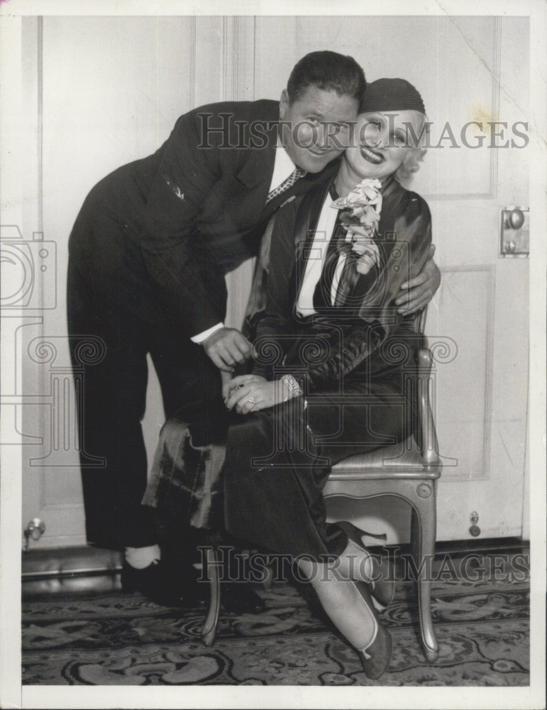 1933 Press Photo Actor Jack Okie Hazel Forbes - Historic Images