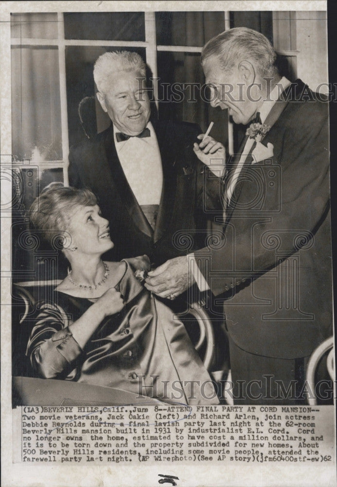 1962 Press Photo Jack Oakie, Richard Arlen &amp; Debbie Reynods at Cord mansion - Historic Images