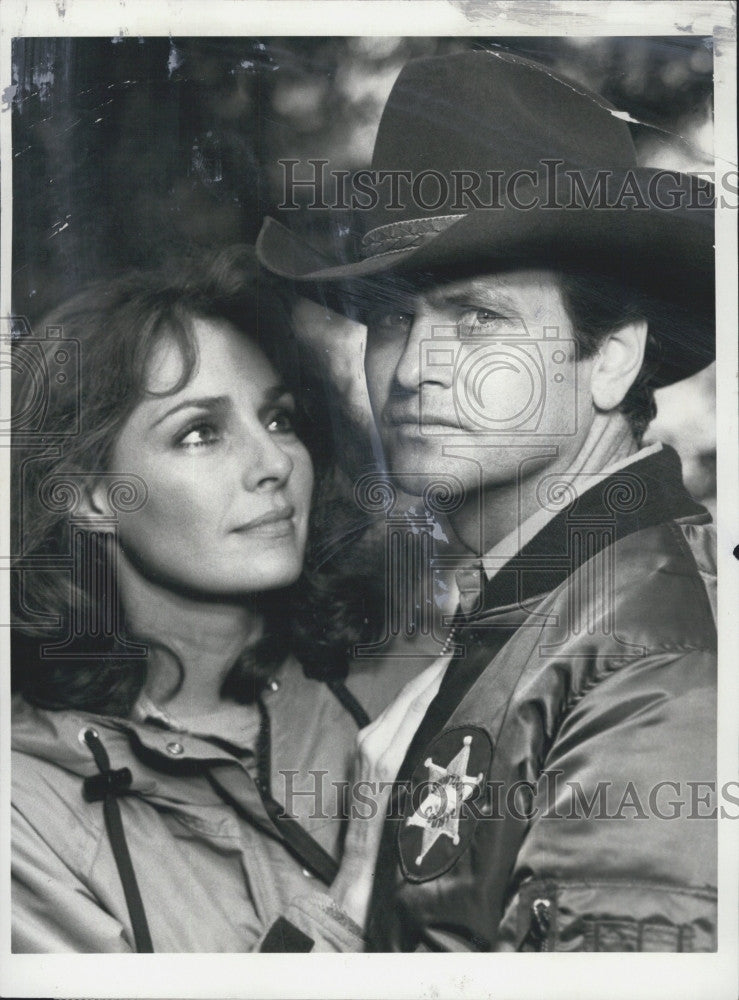 1985 Press Photo Actors Jennifer O&#39;Neill and Robert Woods in &quot;Chase&quot; - Historic Images