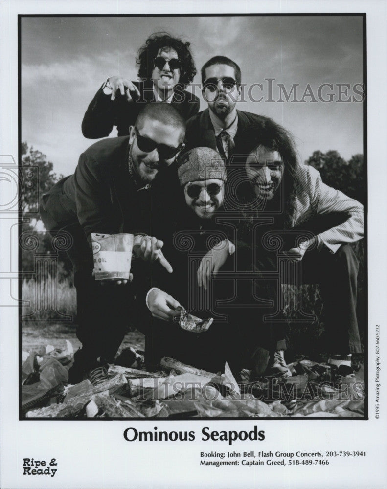 1995 Press Photo Popular Musicians Omnious Seapods - Historic Images