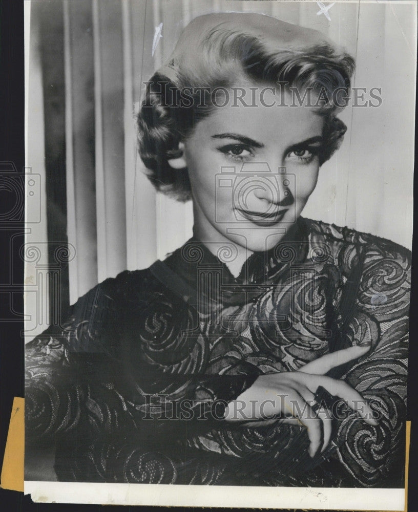 1958 Press Photo Actress Joan O&#39;Brien in &quot;The Liberache Shoe - Historic Images