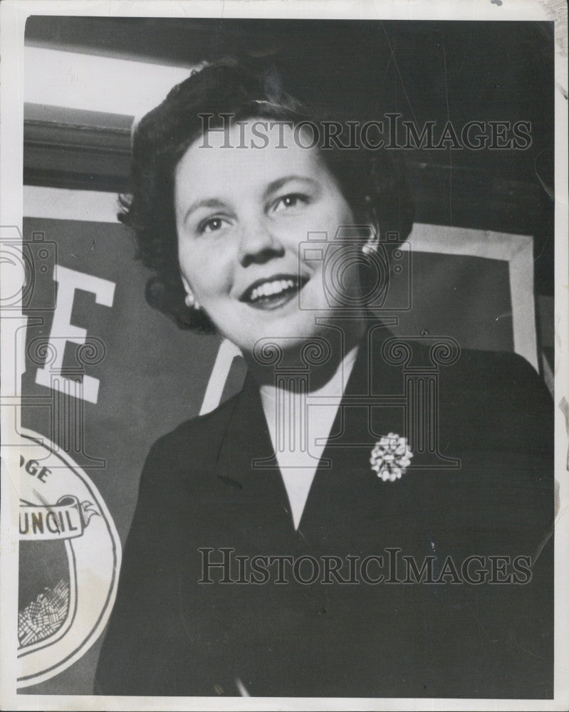 1952 Press Photo Basilla E.Neilan,social worker,received Merit Award. - Historic Images