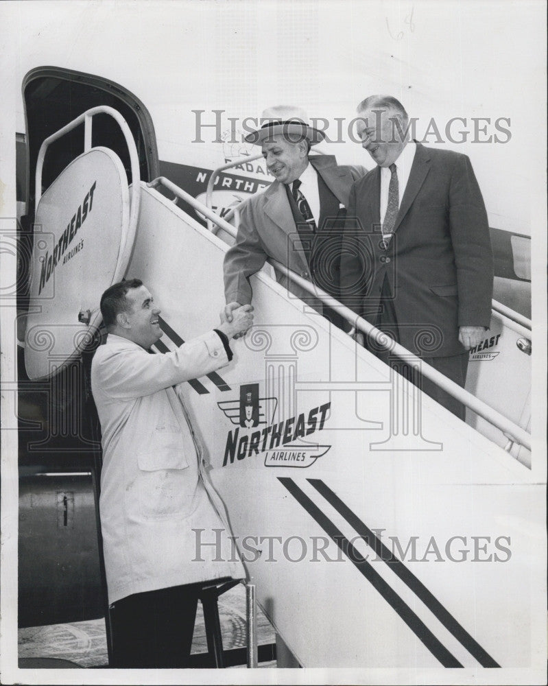 1957 Press Photo James Spillane, Mgr. Kessler Whiskey, Mgr. Joseph Nardoni - Historic Images