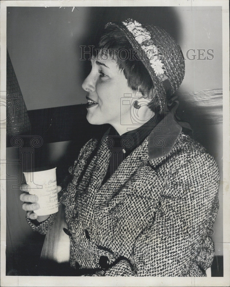 1958 Press Photo TV Quiz Winner Elfrida von Nardraff - Historic Images