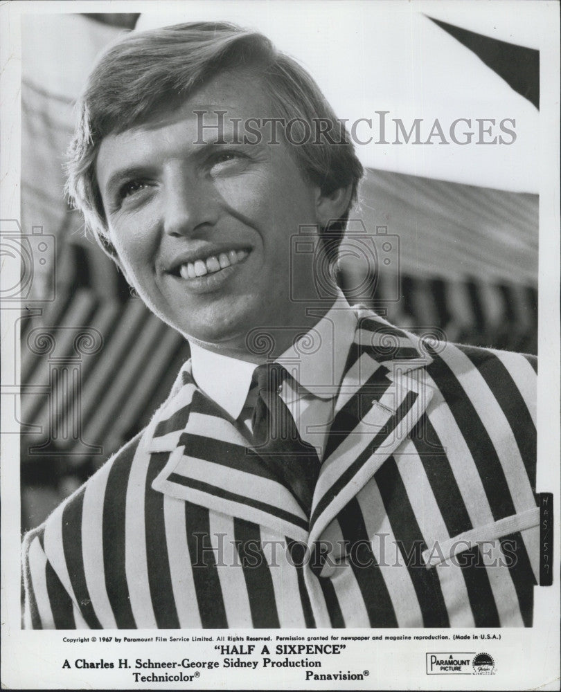 1967 Press Photo Actor Tommy Steele in &quot;Half a Sixpence&quot; - Historic Images