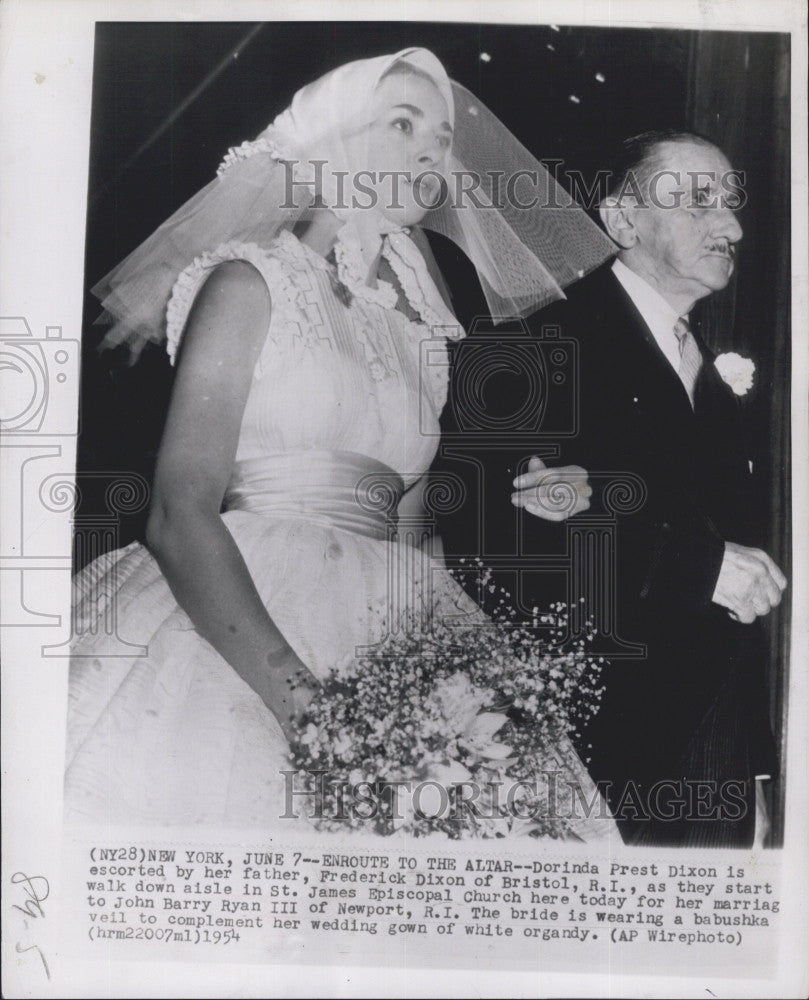 1954 Press Photo Dorinda Prest Dixon Escorted By Father Fredrick During Wedding - Historic Images