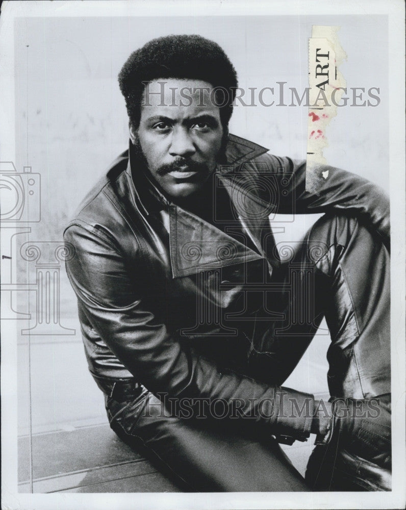 1972 Press Photo Actor Richard Roundtreein &quot;Shaft in Africa&quot; - Historic Images