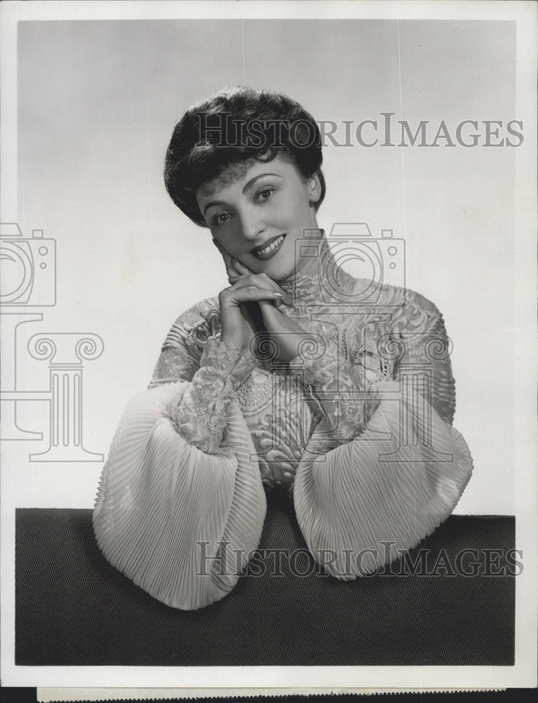 1947 Press Photo Frances Rowe of &quot;Grand Central Station&quot; on CBS Radio - Historic Images