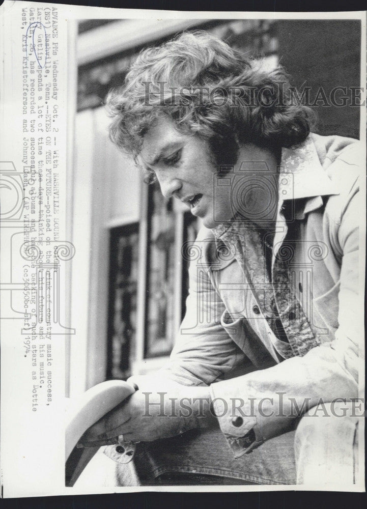 1974 Press Photo  Larry Gatlin in Nashville Tennessee - Historic Images