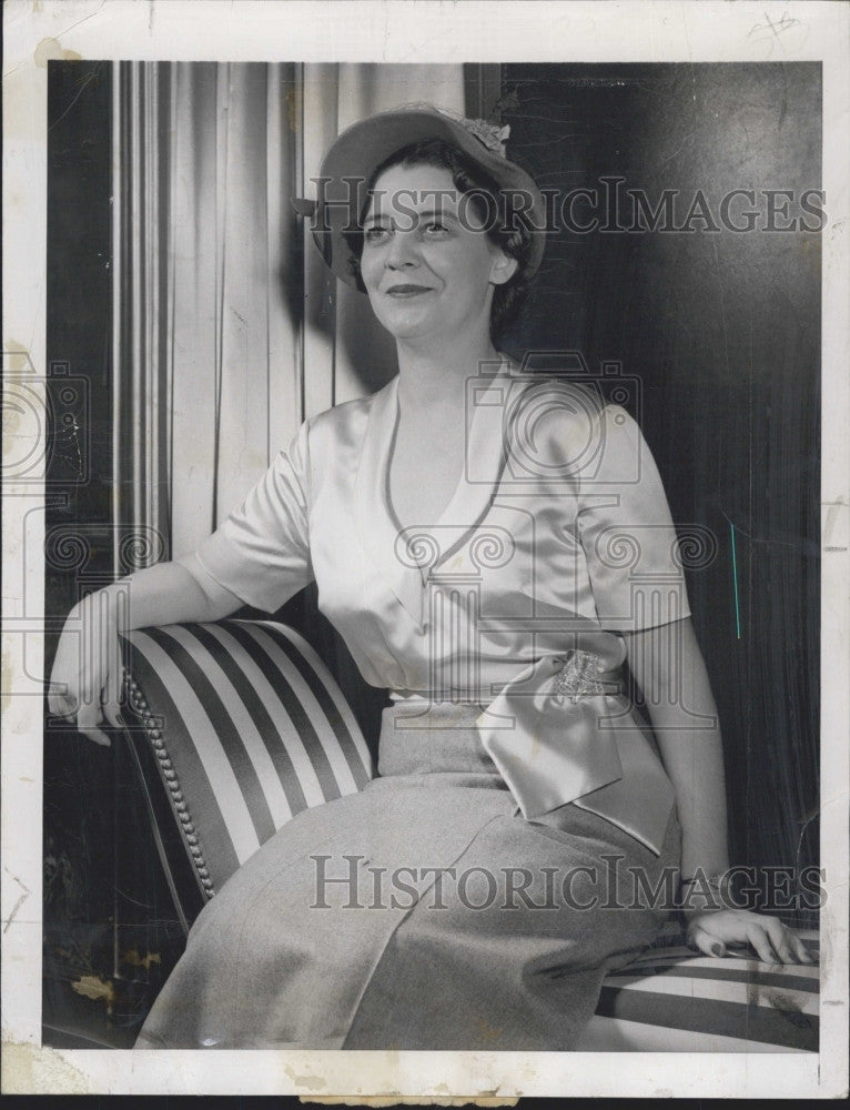 1949 Press Photo Mrs Carleton S. Hadel,socialite - Historic Images