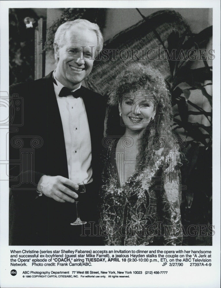 1990 Press Photo Shelley Fabares &amp; Mike Farrell on &quot;Coach&quot; - Historic Images