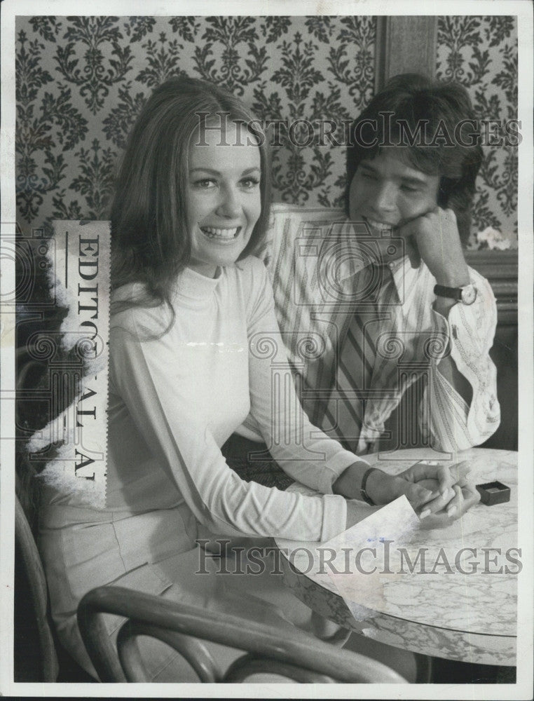 1973 Press Photo Shelley Fabares &amp; Michael Gray  in &quot;The Little People&quot; - Historic Images