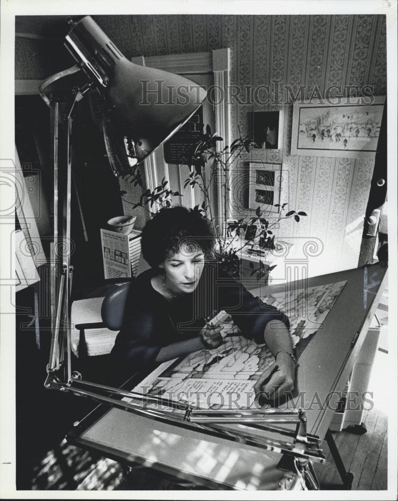 1981 Press Photo Artist, Susan Cohen at her studio - Historic Images