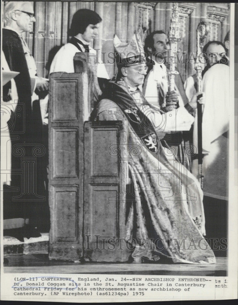 1975 Press Photo Dr. Donald Coggan at his enthronement as new Archbishop - Historic Images