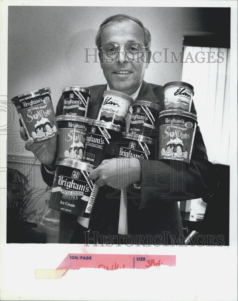 1993 Press Photo Milt Namiot President of Brigham&#39;s Ice Cream - Historic Images