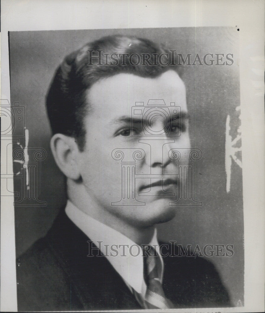 1945 Press Photo Robert Colby writes home saying he was sentenced to death - Historic Images