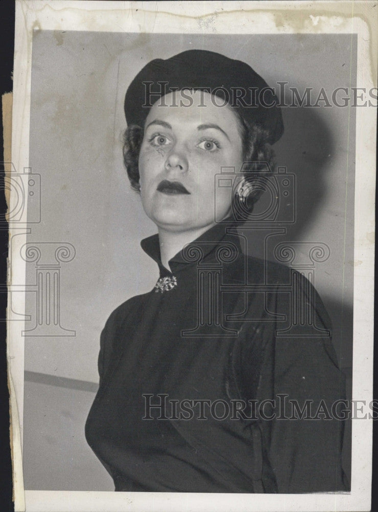 1949 Press Photo Former Showgirl Mira Stefan In Custody Fight - Historic Images