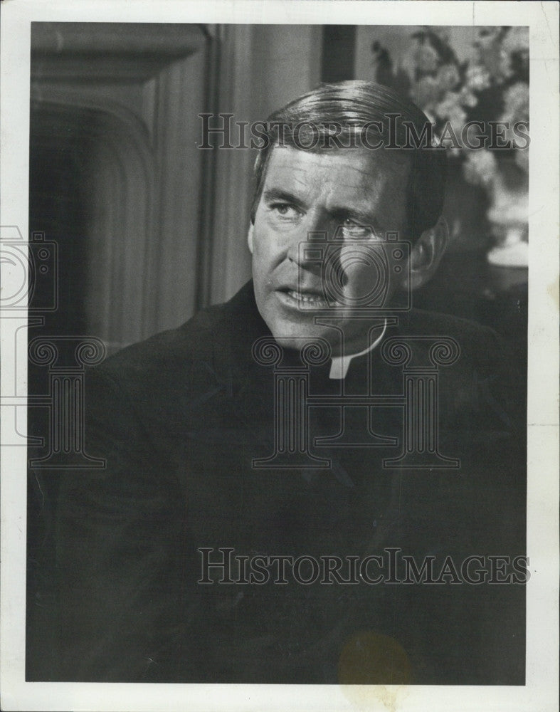 1969 Press Photo Paul Lyndeon &quot;The Flying Nun&quot; - Historic Images