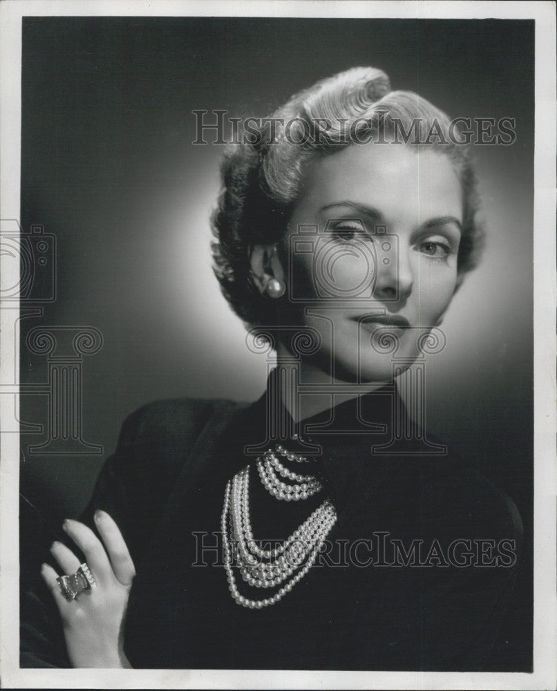 Press Photo Anita Colby,Paramount Pictures exec. - Historic Images