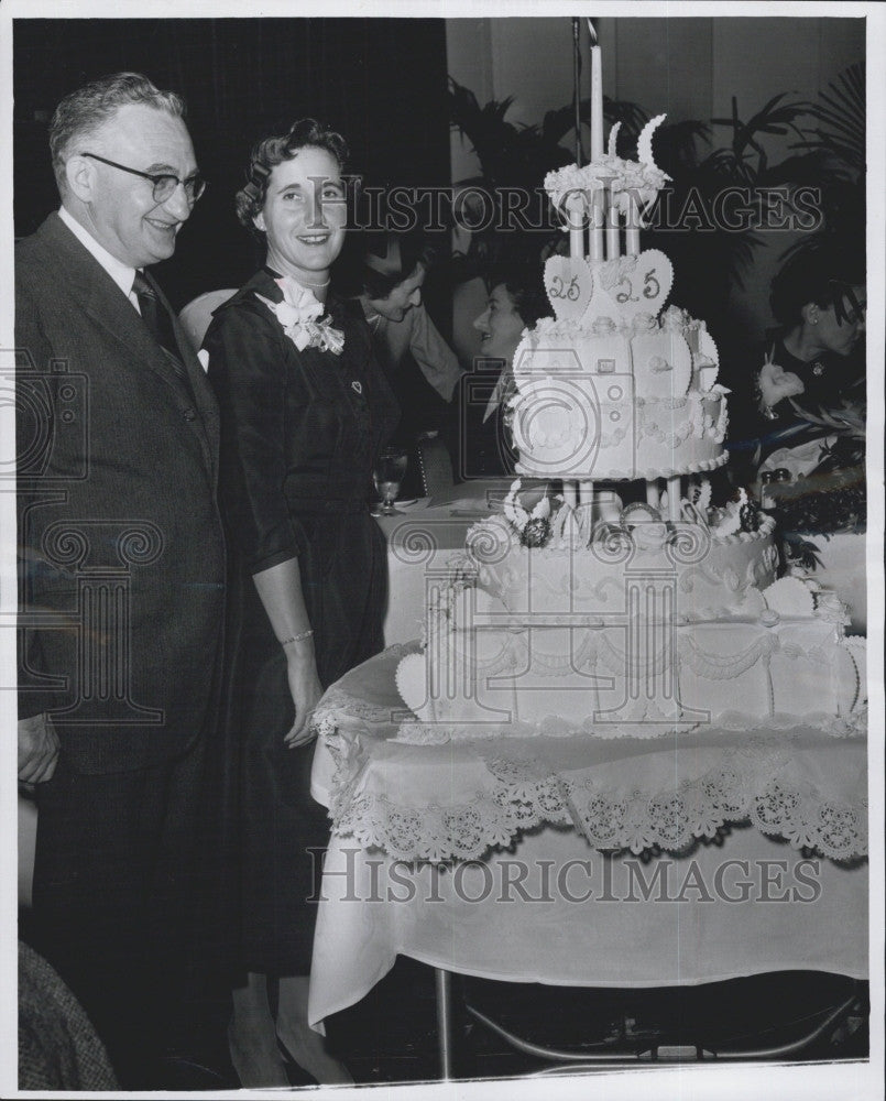 1955 Press Photo Sidney Cohen Executive Director &amp; Mrs Strauss II of Boston Rall - Historic Images