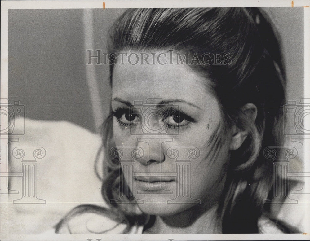 1971 Press Photo actress Joan Van Ark on TV show &quot;Medical Center&quot; - Historic Images