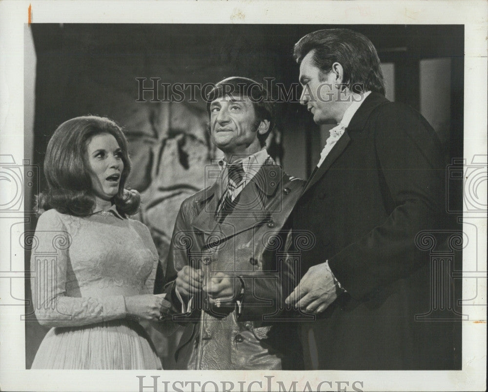 1969 Press Photo Charlie Callas,Johnny Cash, June Carter &quot;The Johnny Cash Show&quot; - Historic Images