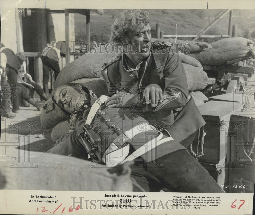 1964 Press Photo &quot;Zulu&quot; starring Stanley Baker &amp; Michael Baker - Historic Images