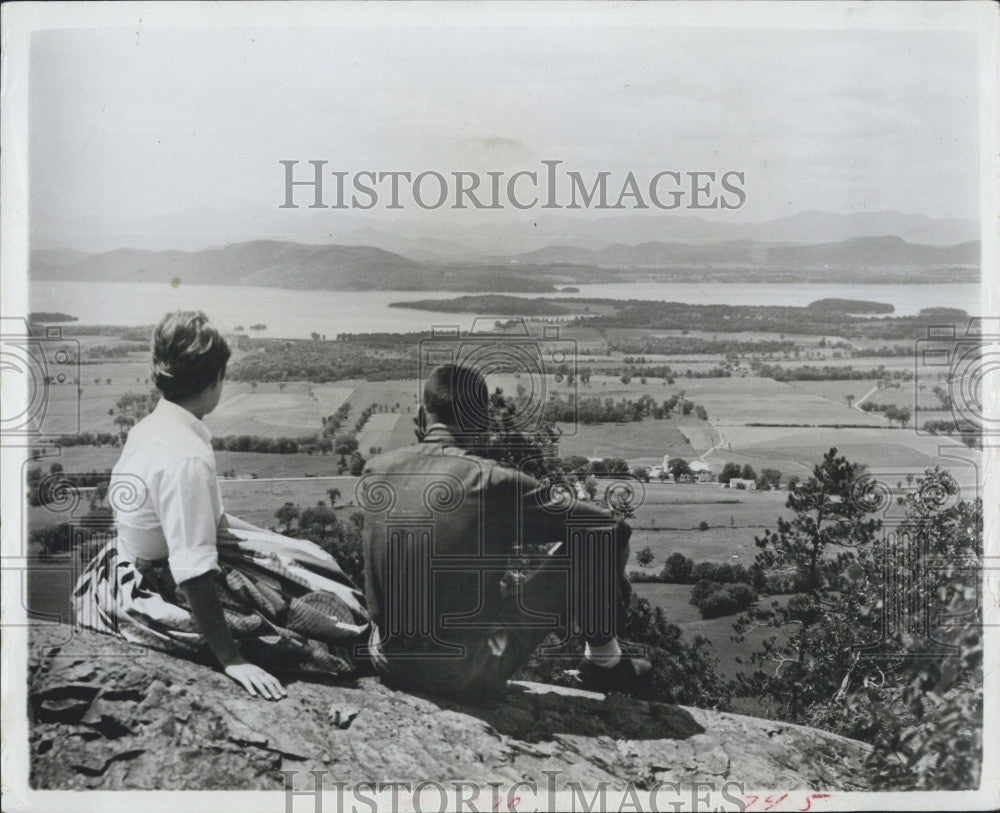1964 Press Photo View from mountain top in Vermont - Historic Images