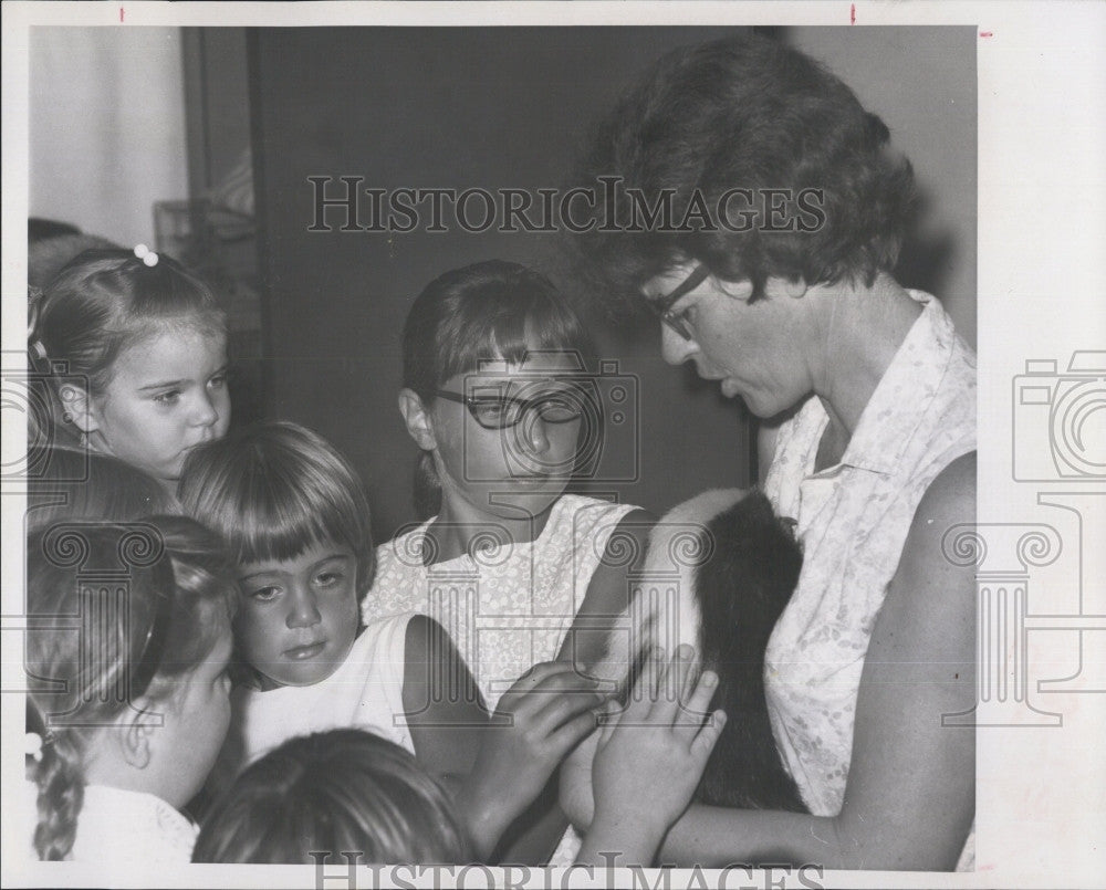 1969 Press Photo Wildlife program  Venice Beach Public Library Mr &amp; Mrs Collett - Historic Images