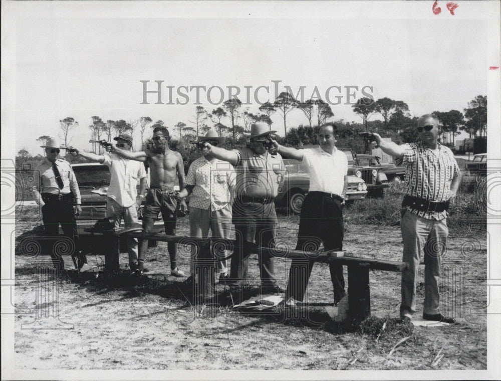 1962 Press Photo Venice Police Department Begin Course In Pistol Shooting - Historic Images