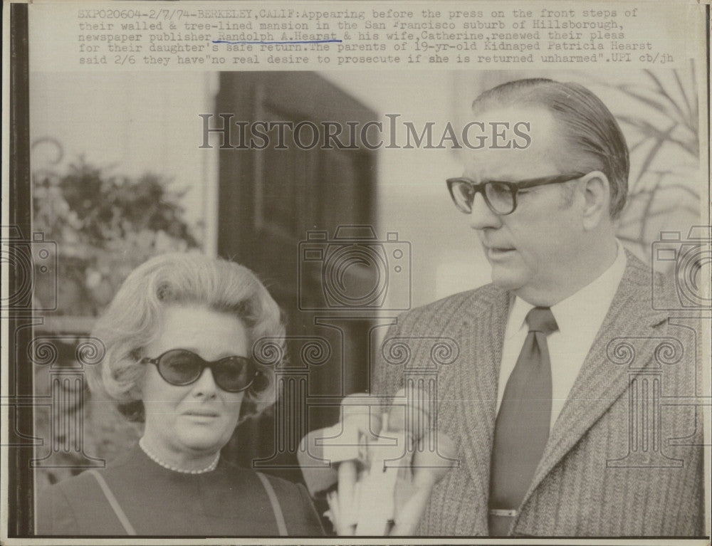 1974 Press Photo Randolph Hearst And Wife Catherine Plea For Daughter&#39;s Return - Historic Images